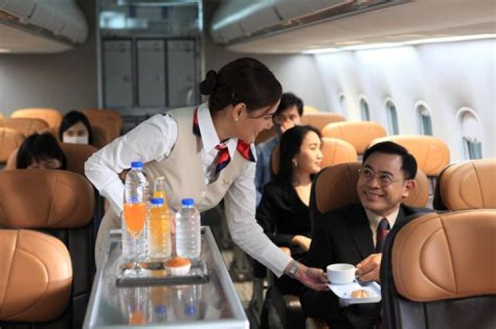 Can a short person be a flight attendant?