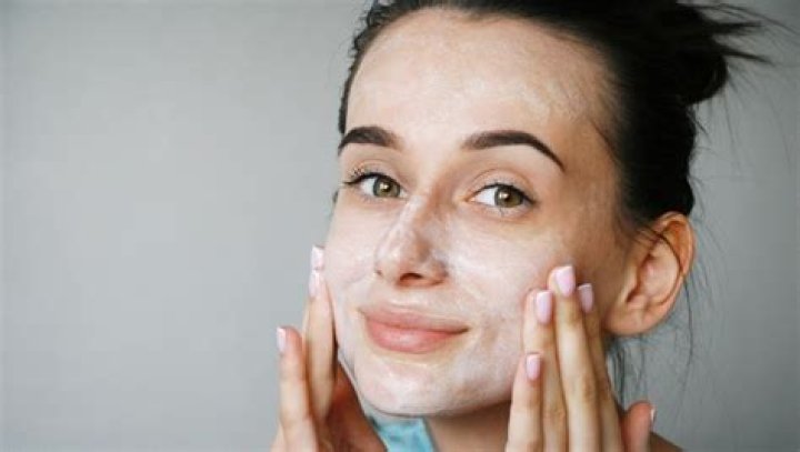 Can I apply milk on face everyday?