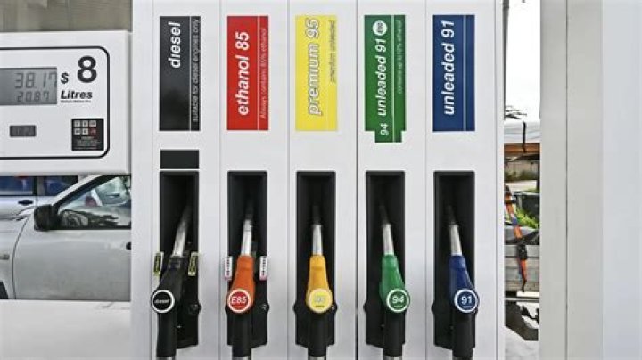 Can I mix old petrol with new?