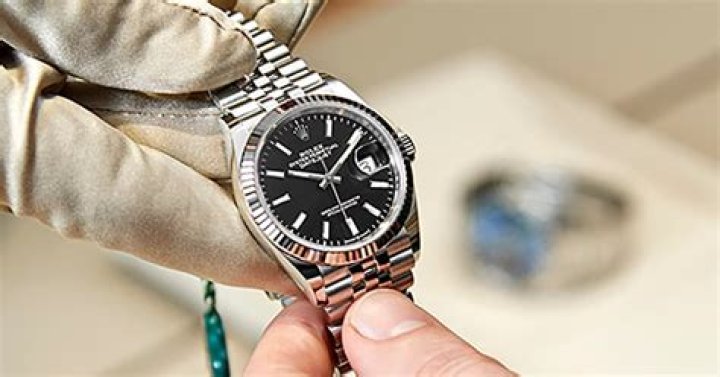 Can I shower with my Rolex?