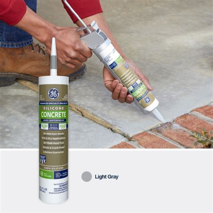 Can I use silicone sealant on wet surface?