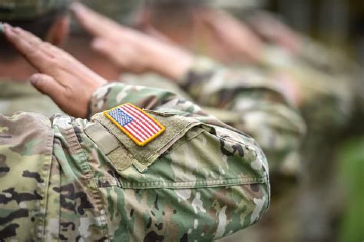 Can retired soldiers salute?