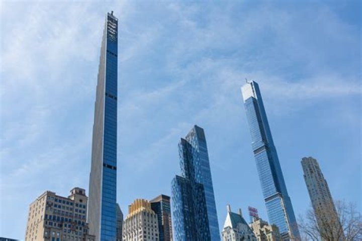 Can skyscrapers fall over?