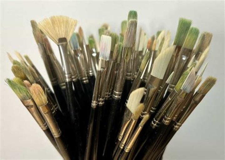 Can you clean paint brushes with paint thinner?