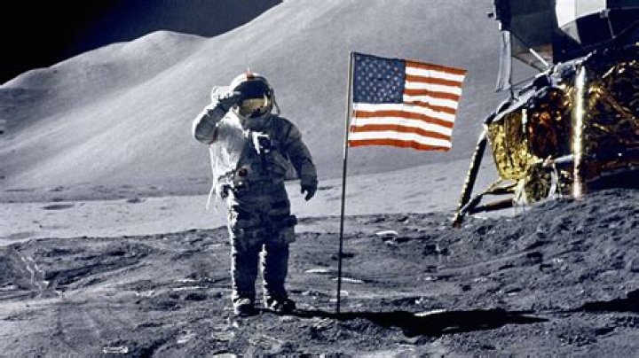 Can you see the flag on the moon with a telescope?