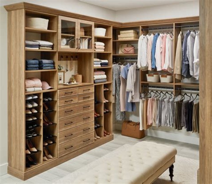 Do appraisers look inside closets?