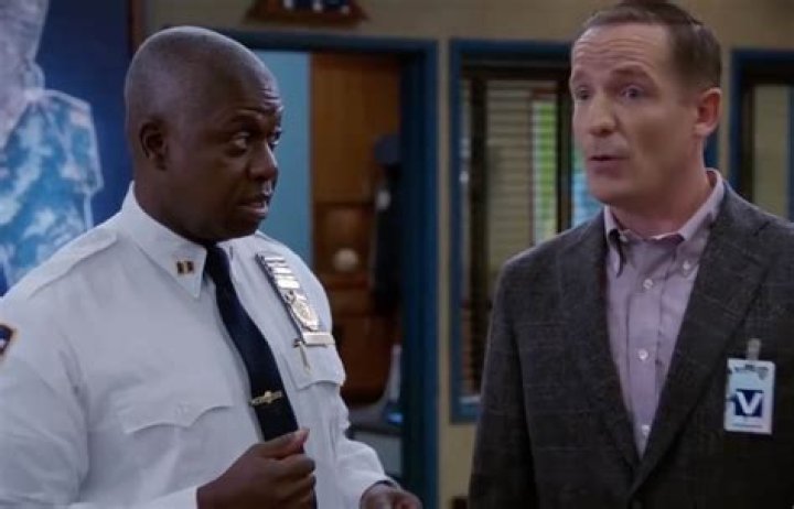 Do captain Holt and Kevin get divorced?