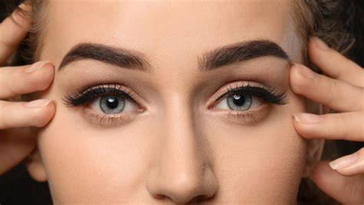 Do straight eyebrows make you look younger?