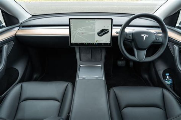 Do Teslas record sound?