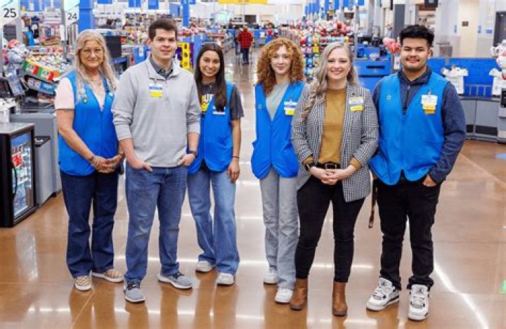 Do Walmart employees get Walmart for free?
