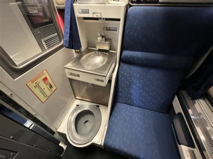 Does Amtrak run at night?