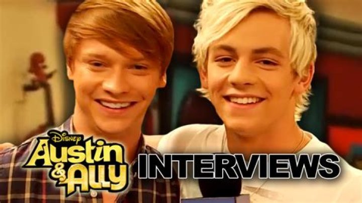 Does Austin kiss Ally?