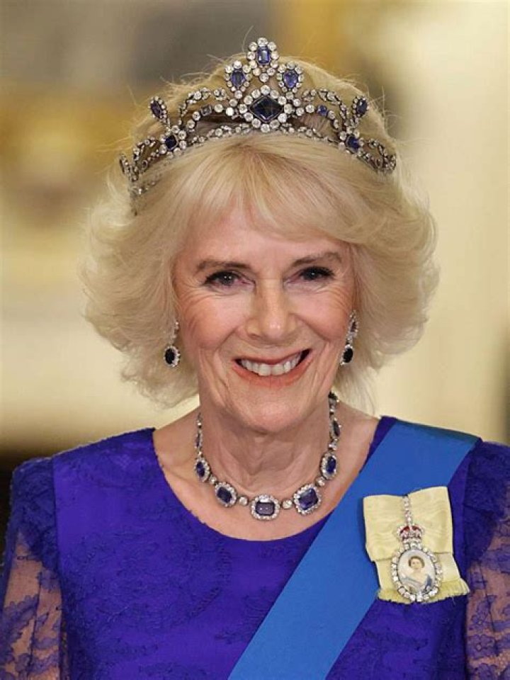 Does Camilla wear the queen's jewelry?