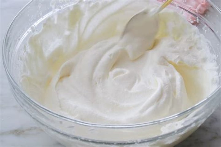 Does cream curdle when frozen?