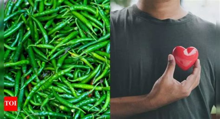 Does eating green chillies improve eyesight?