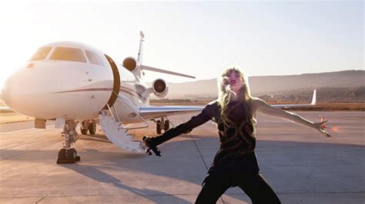 Does Kylie own her own plane?