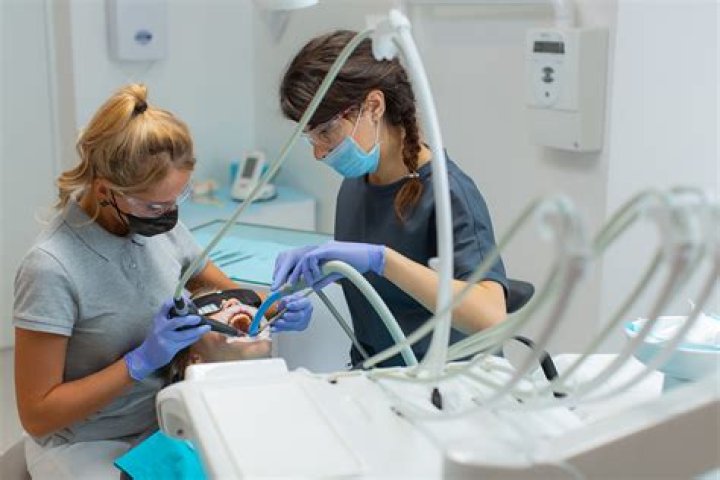 Does laser teeth cleaning hurt?