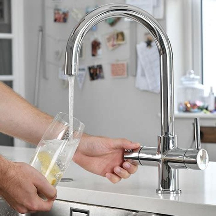 Does water flush out sugar?