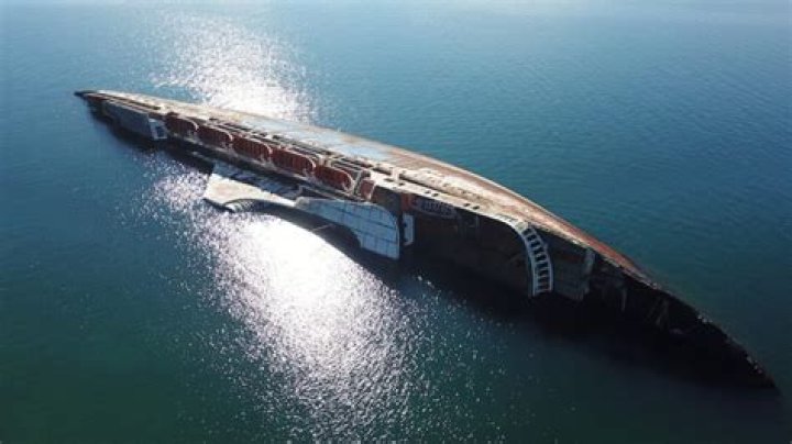 Has a battleship ever sunk a submarine?