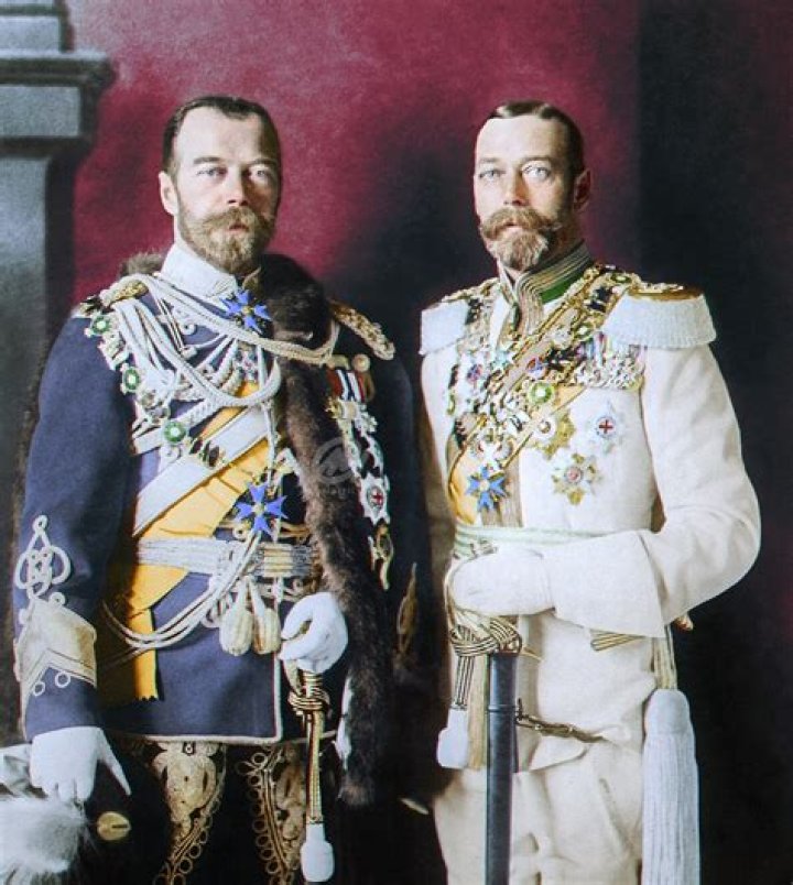 How are King George V and Tsar Nicholas related?