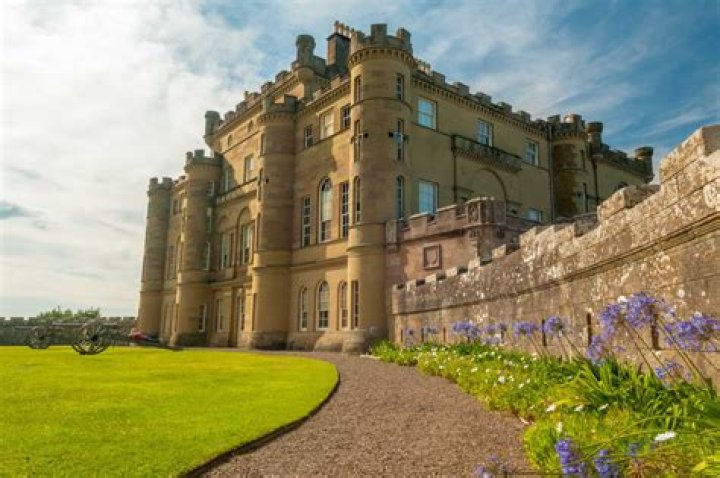 How did castles stay lit?