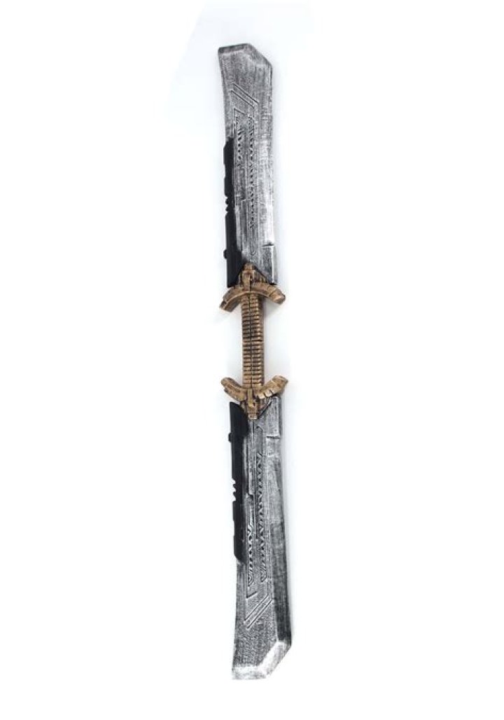 How did Wanda break Thanos sword?
