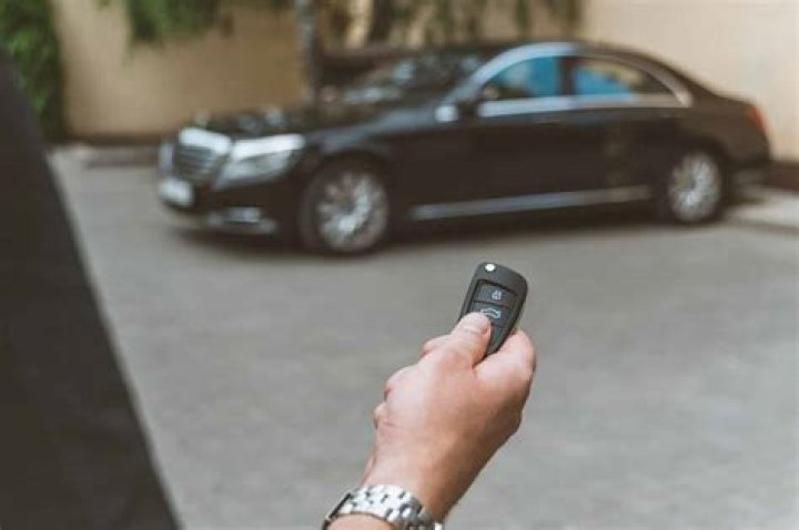 How do thieves steal keyless cars?