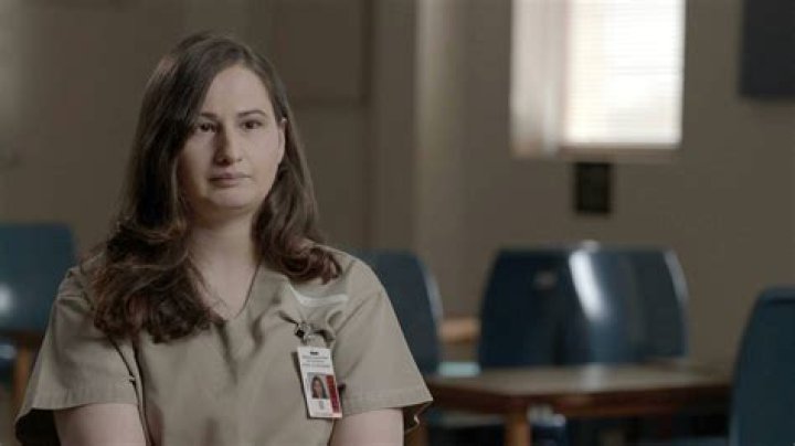 How does Peralta get out of jail?