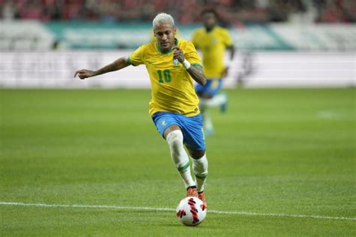 How fast does Neymar run?