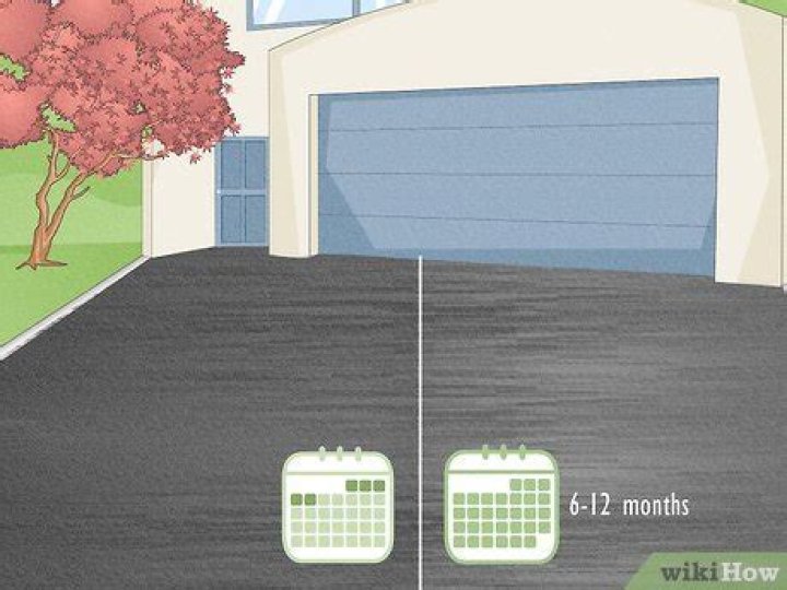 How long does it take for blacktop sealer to dry?