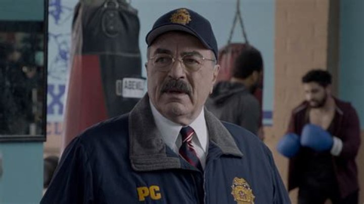 How much does Tom Selleck make Blue Bloods?