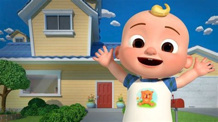 How old is the mom from Cocomelon?