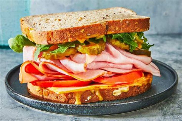 Is a gyro a sandwich or a taco?