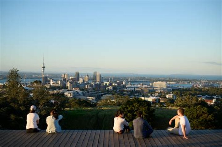 Is Australia richer than New Zealand?