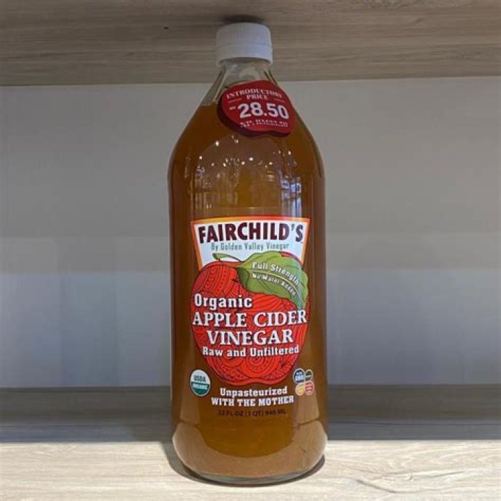 Is coconut oil or apple cider vinegar better for dry scalp?