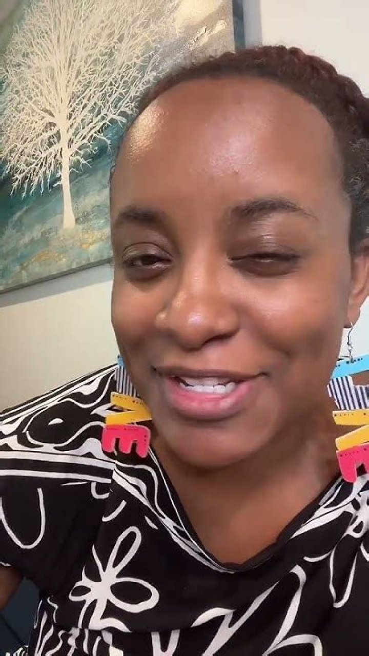 Is it OK to hug your therapist?
