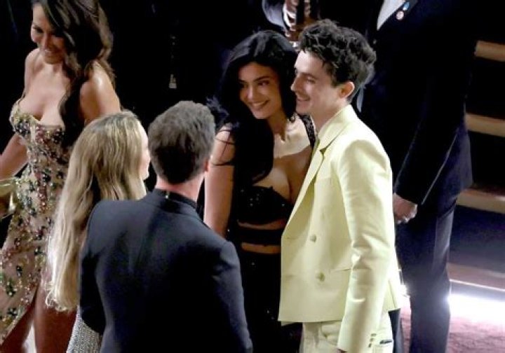 Is Kylie Jenner a lefty?