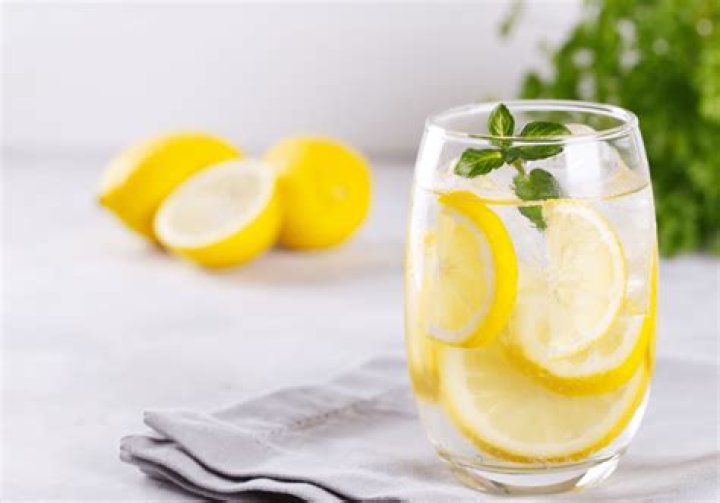 Is lemon water good for blood clots?