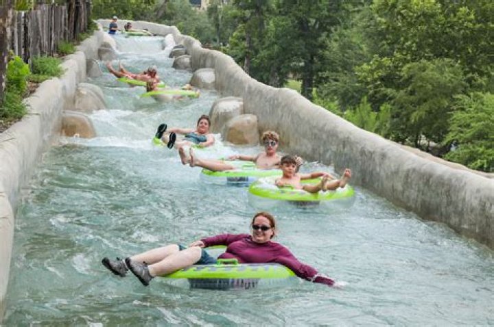 Is Schlitterbahn part of Cedar Fair?