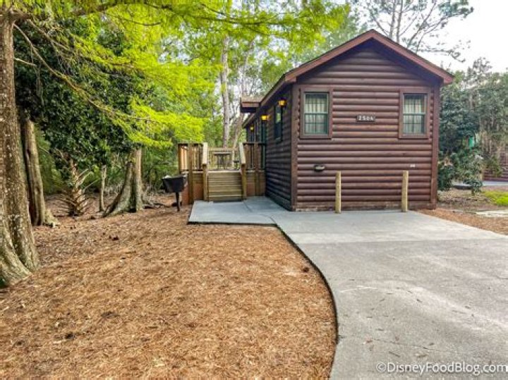 Is there a hot tub at Fort Wilderness campground?