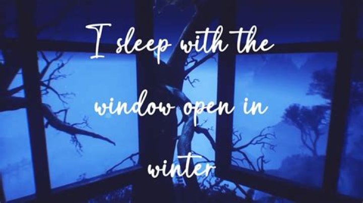 Should you sleep with the window open in winter?