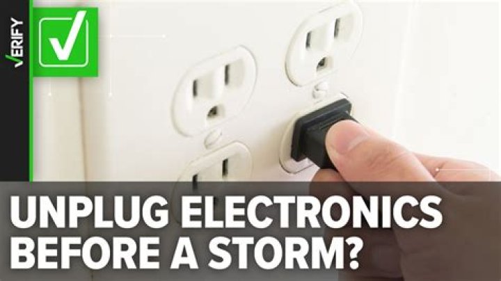 Should you unplug computer during thunderstorm?