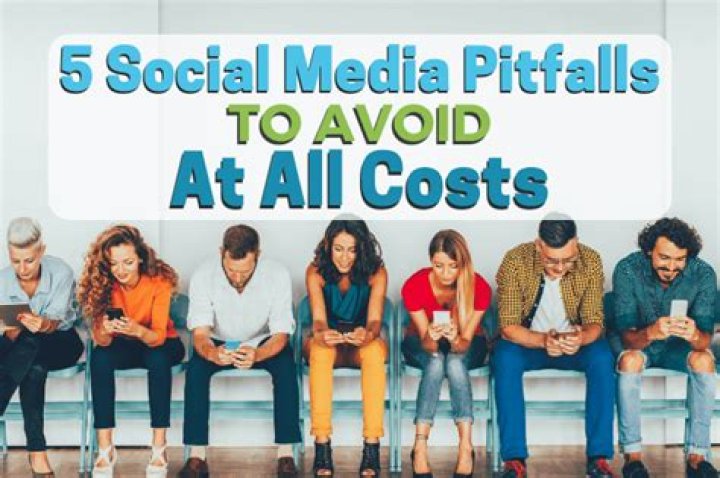 What are some of the potential challenges and pitfalls of social media for journalists?