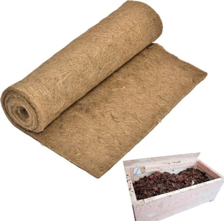 What can I use for a worm blanket?
