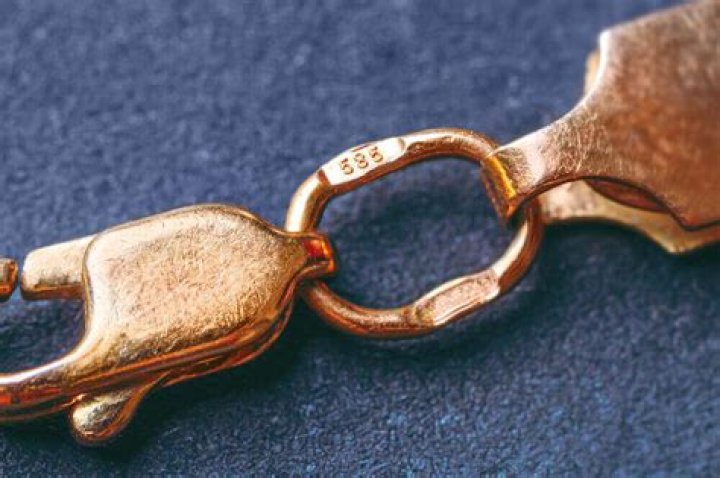What does 18KP mean on jewelry?