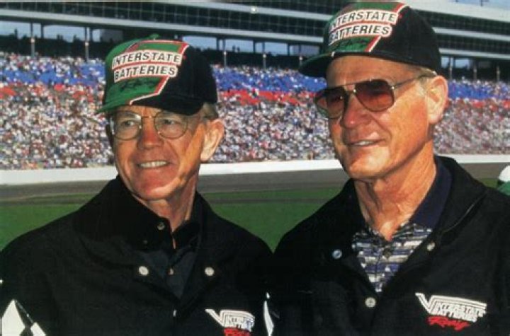 What does Tom Landry Jr do?