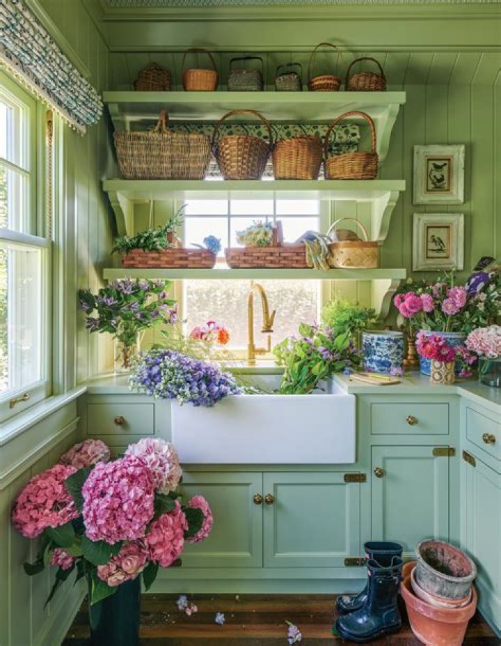 What is flower gold?