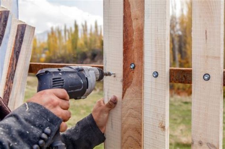What is the easiest fence to install?