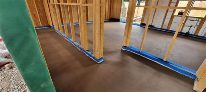 What is traditional screed?