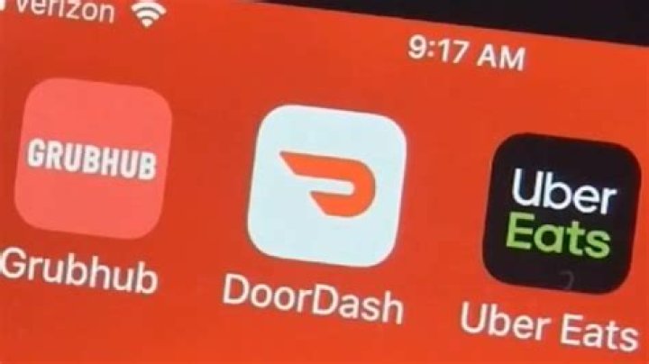 What pays better Grubhub or DoorDash?